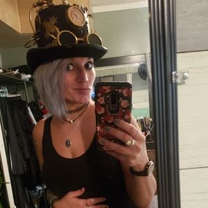 Meet your Posher, Carrie